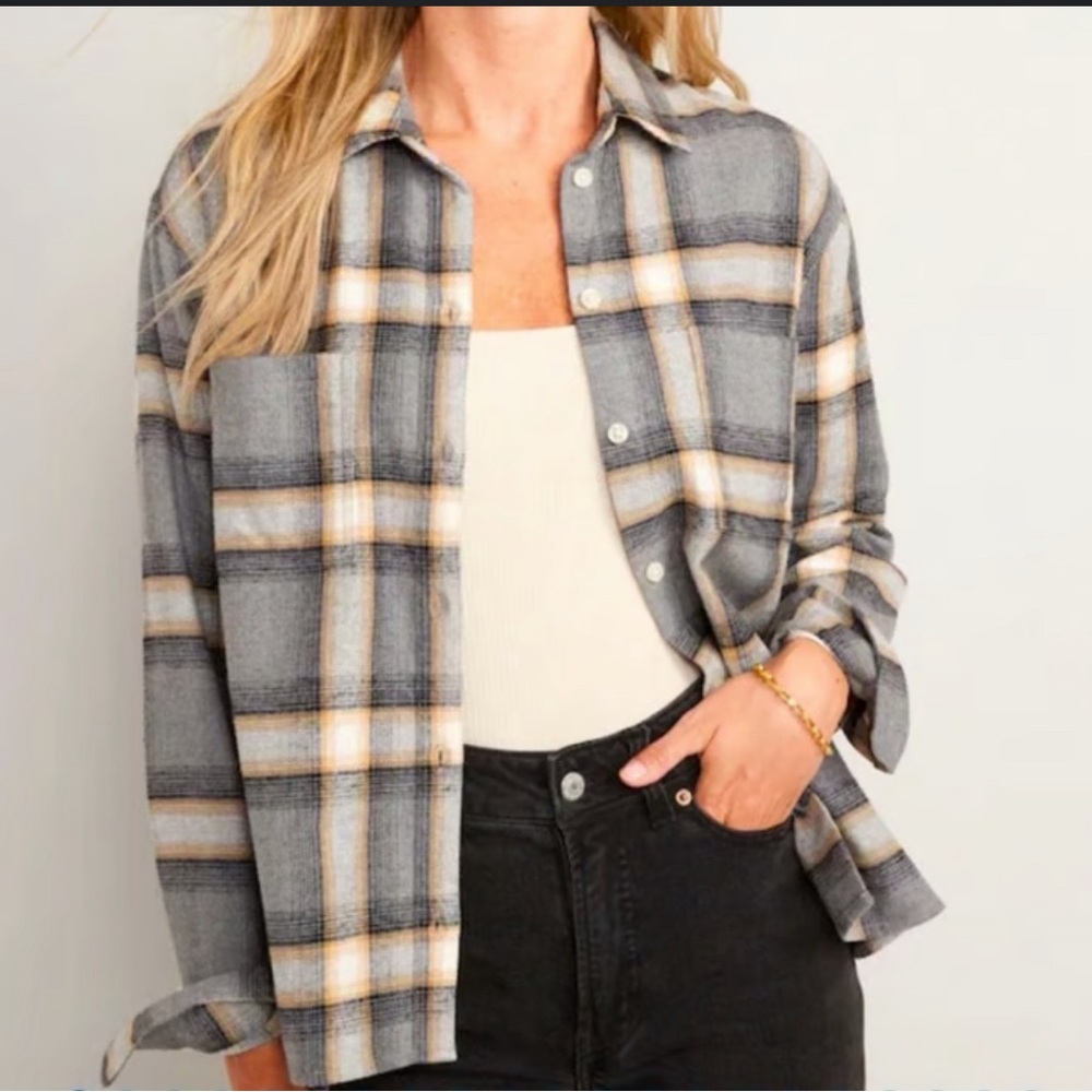 Old Navy Gray and White Casual Button Down Shirt